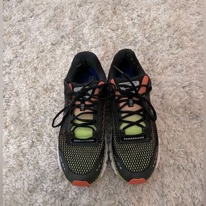 Under Armour Hovr Infinite Running Shoe